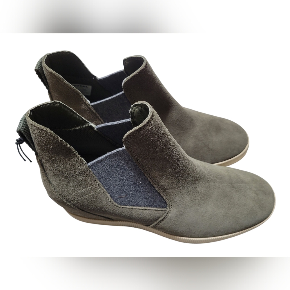 Sorel Out N About Womens Slip On Wedge Olive Suede Ankle Boots Size 9.